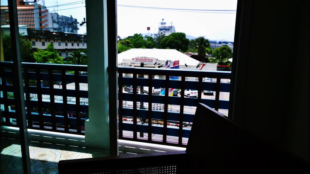 The Pho Thong Phuket Hotel Room photo